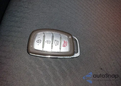 2016 Hyundai Elantra Value Edition z USA, uszkodzony, nr VIN KMHDH4AE4GU553373